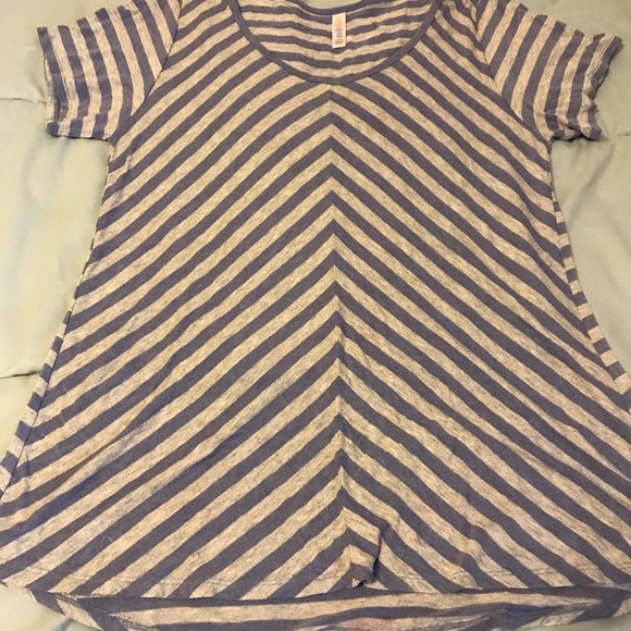 Lularoe classic T - Picture 1 of 2